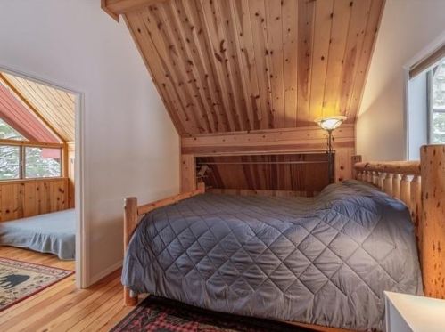 13584 Moraine Rd, Truckee CA  96161-3837 exterior