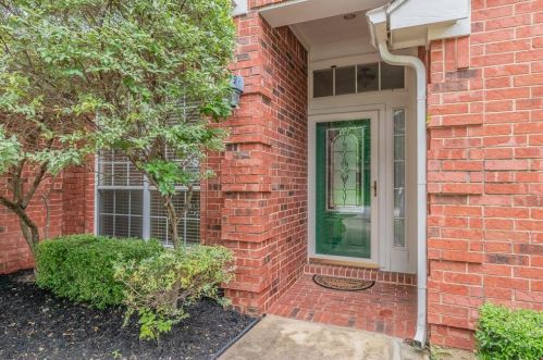 8212 Beverly Dr, Fort Worth TX  76182-8458 exterior