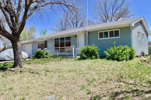 2322 Mountview Dr, Pueblo, CO 81008-1429