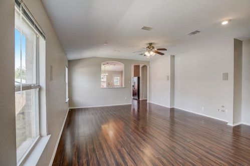 298 Spg Br Loop, Uhland TX 78640-5366 exterior