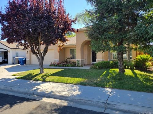 1933 Mccaffrey Ave, Fresno, CA 93722-9065