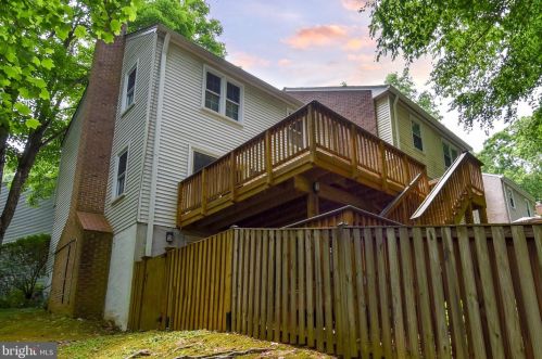 5640 Kirkham Ct, Springfield VA  22151-1709 exterior