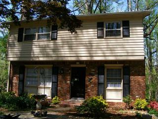 1788 Hummingbird Ln, Atlanta, GA 30307-1267