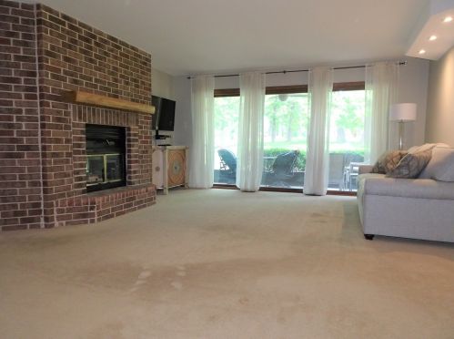 7740 Foresthill Ln, Palos Heights, IL 60463-2592
