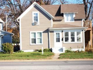 184 Kennedy Dr, Bradley, IL 60915-1533