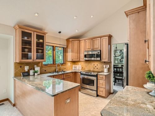 16572 Crestline Pl, Aurora CO 80015-4308 exterior