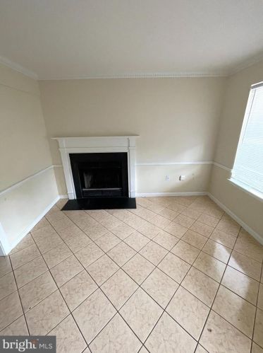 13330 Paramount Ln, Woodbridge, VA 22193-3945