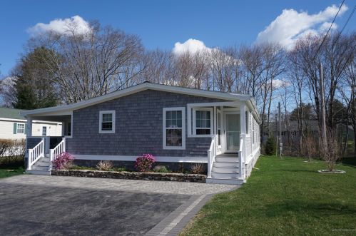 28 Village Green Dr, Wells, ME 04090-3815