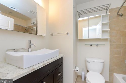 1306 4 St, Philadelphia PA 19140-5652 exterior