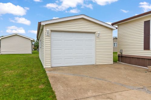 10 Swallow Ln, Sollitt, IL 60401-9790