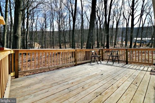 259 Revenoor Rd, Harpers Ferry WV 25425 exterior