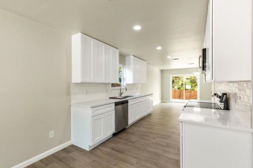 4720 Evening View Dr, Granbury TX  76048-6488 exterior