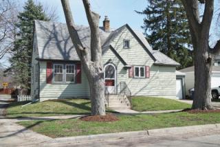 655 Lavoie Ave, Hoffman Estates, IL 60120-7924