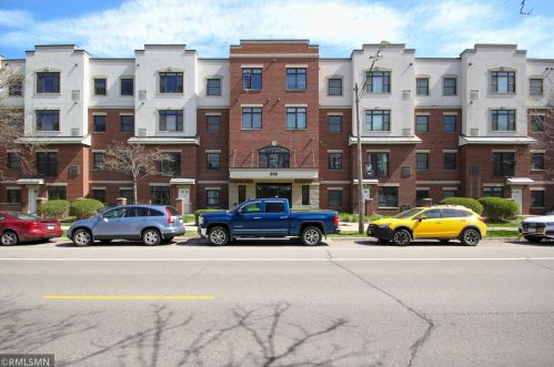 619 8th St, Minneapolis MN  55414-1184 exterior