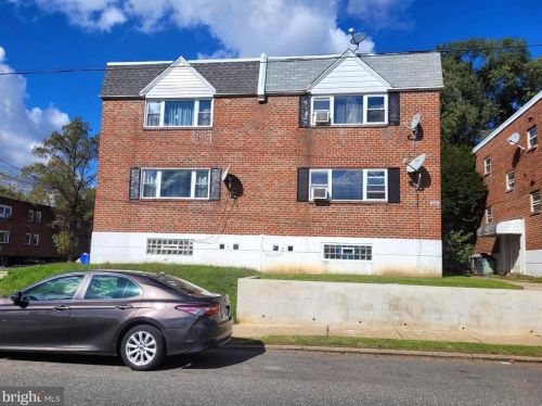 8202 Ditman St, Philadelphia PA 19136-2814 exterior