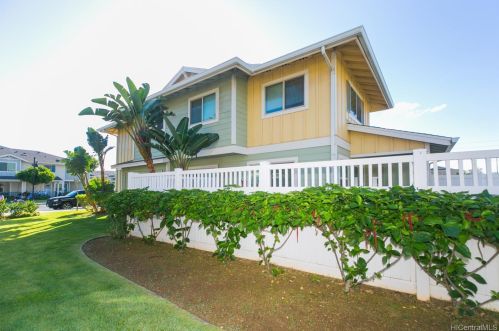 801 Kakala St, Kapolei, HI 96707