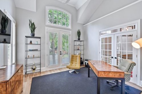 800 Lake Summit Dr, Atlanta GA  30342-1975 exterior