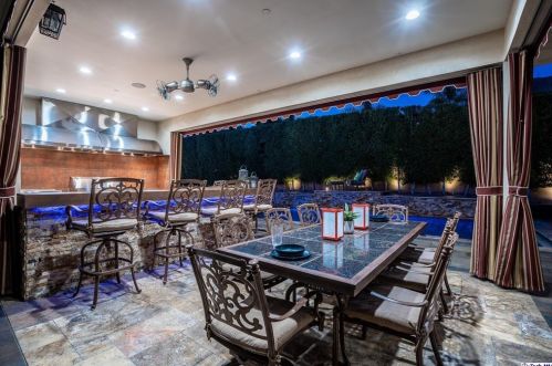 1570 Pacific Ave, Glendale CA  91202-1214 exterior