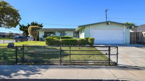 304 Cameron St, Santa Paula, CA 93060-1908