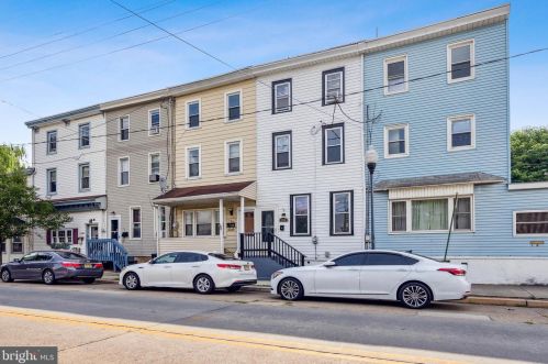 124 King St, Gloucester, NJ 08030-1420