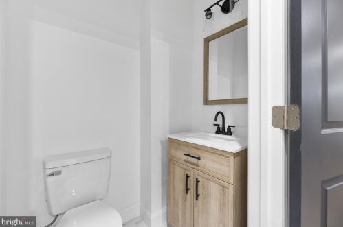 1249 Langham Ave, Camden NJ 08103-2818 exterior