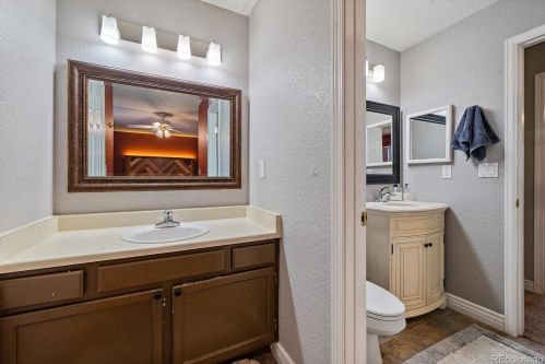 21606 Powers Pl, Aurora CO 80015-3372 exterior