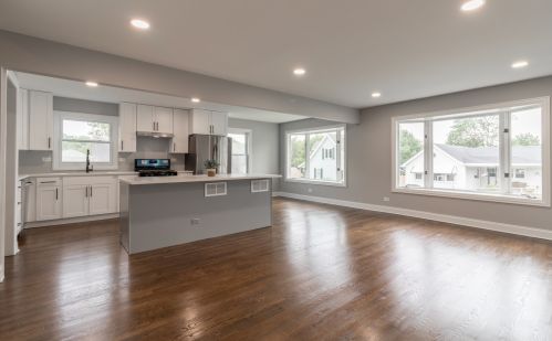 719 Ledochowski St, Lemont IL  60439-4305 exterior