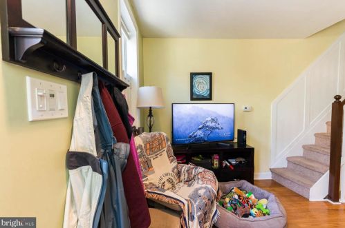 2224 Manning St, Philadelphia, PA 19103-5515