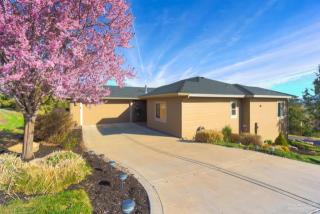 3209 Hillcrest Dr, Eagle Crest, OR 97756-0252