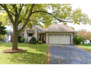 1076 Hummingbird Ln, Saint Paul, MN 55123-2230
