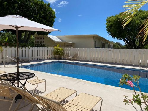 3721 Kanaina Ave, Honolulu HI  96815-4410 exterior