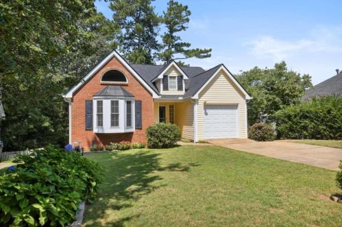 911 Bradford Ln, Marietta, GA 30062-2906