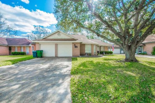 1312 Sagebrush St, Angleton, TX 77515-3659