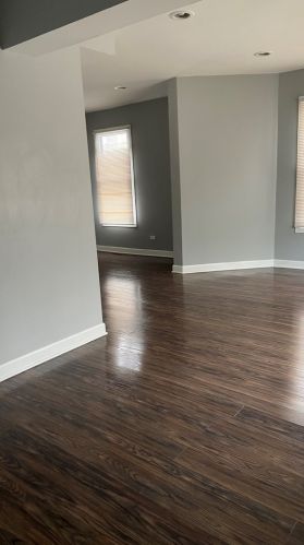 7443 Crandon Ave, Chicago, IL 60649-3307