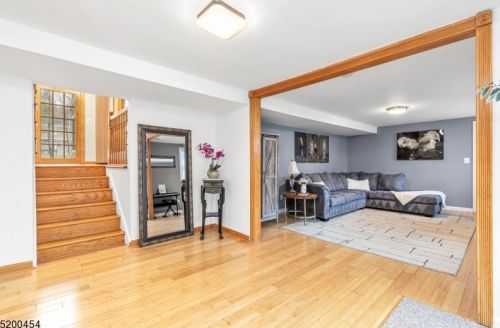1176 Wyoming Dr, Mountainside, NJ 07092-2025