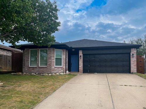 6428 Stonewater Bend Trl, Fort Worth TX  76179-3790 exterior