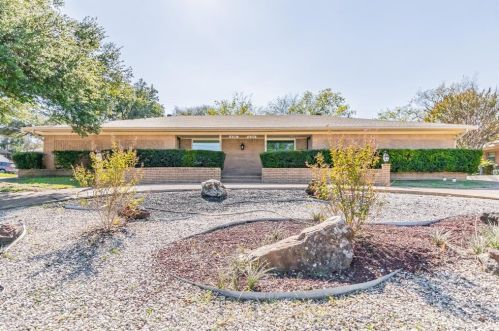 6505 Calmont Ave, Fort Worth, TX 76116-4319