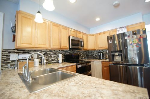 848 Naples Way, Aurora CO 80017-3170 exterior