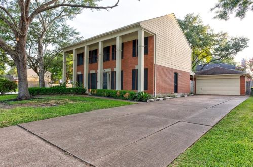 3925 Spring Crest Ct, Pearland, TX 77584-9313