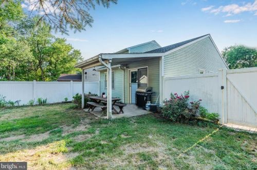 1045 Northfield Dr, Carlisle, PA 17013-1387