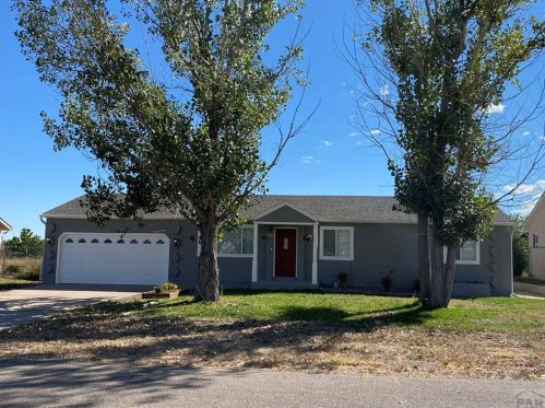 160 Eads Dr, Pueblo, CO 81007-1679