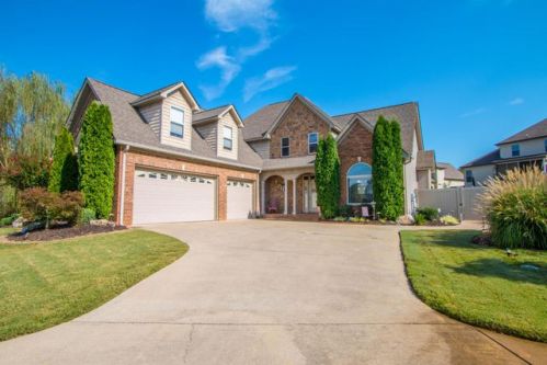 3855 Broken Elm Ln, Apison, TN 37302-7582