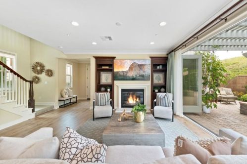 105 Coyote Brush, Irvine CA  92618-8873 exterior