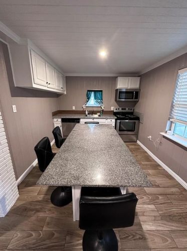 512 Irby Ln, Irving TX  75061-7052 exterior