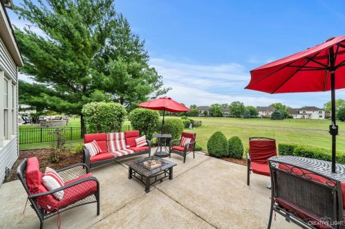 3643 Mistflower Ln, Naperville, IL 60564-8364