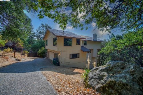 17029 Aileen Way, Grass Valley, CA 95949-7200