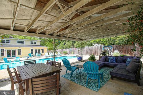 213 Avondale Cir, Severna Park MD  21146-4403 exterior