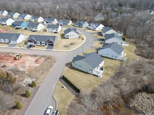 90 Apple Gate, Southington CT  06489-2083 exterior
