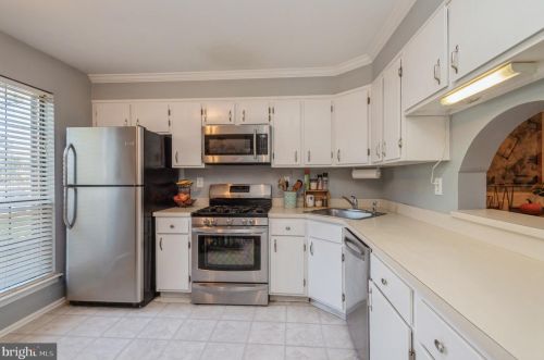 20 Van Buren Pl, Trenton, NJ 08648-4345