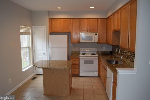 12450 Hadrians Ct, Bristow VA  20136-3055 exterior
